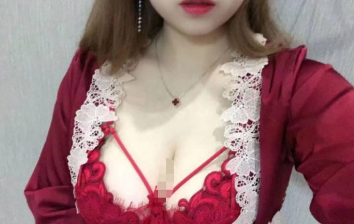 富阳区漂亮的大胸妹